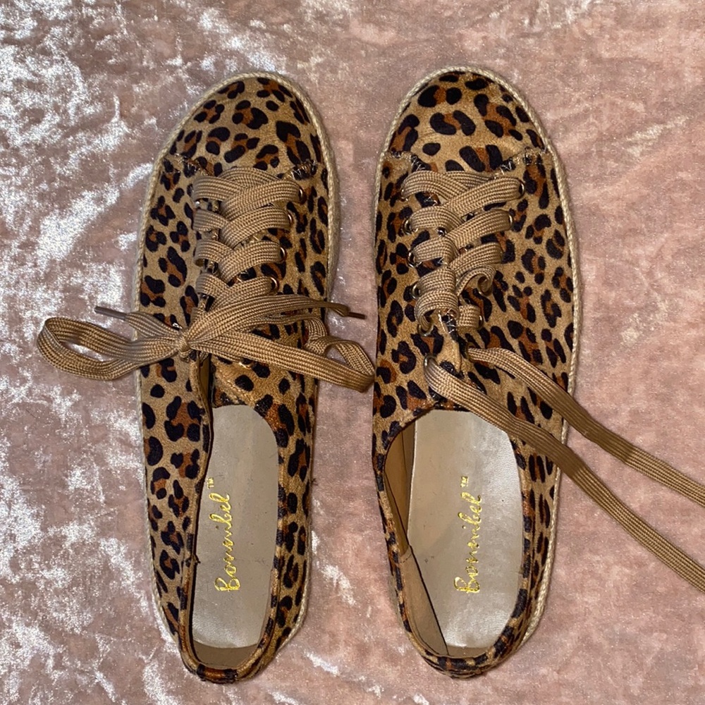 New leopard lace shoes size 9